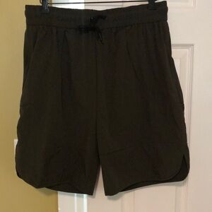 𝅺Men’s Balance Forest Green, size Large shorts.  Zip pockets. Elastic waistband